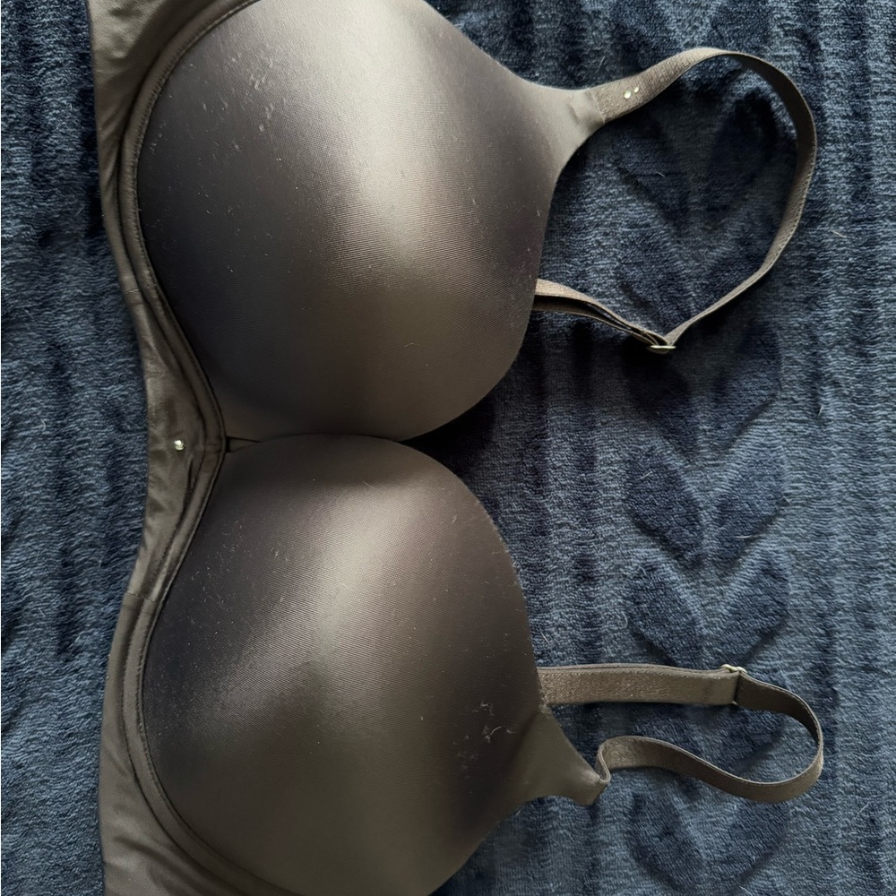 Victoria’s Secret 38D Biofit push up bra